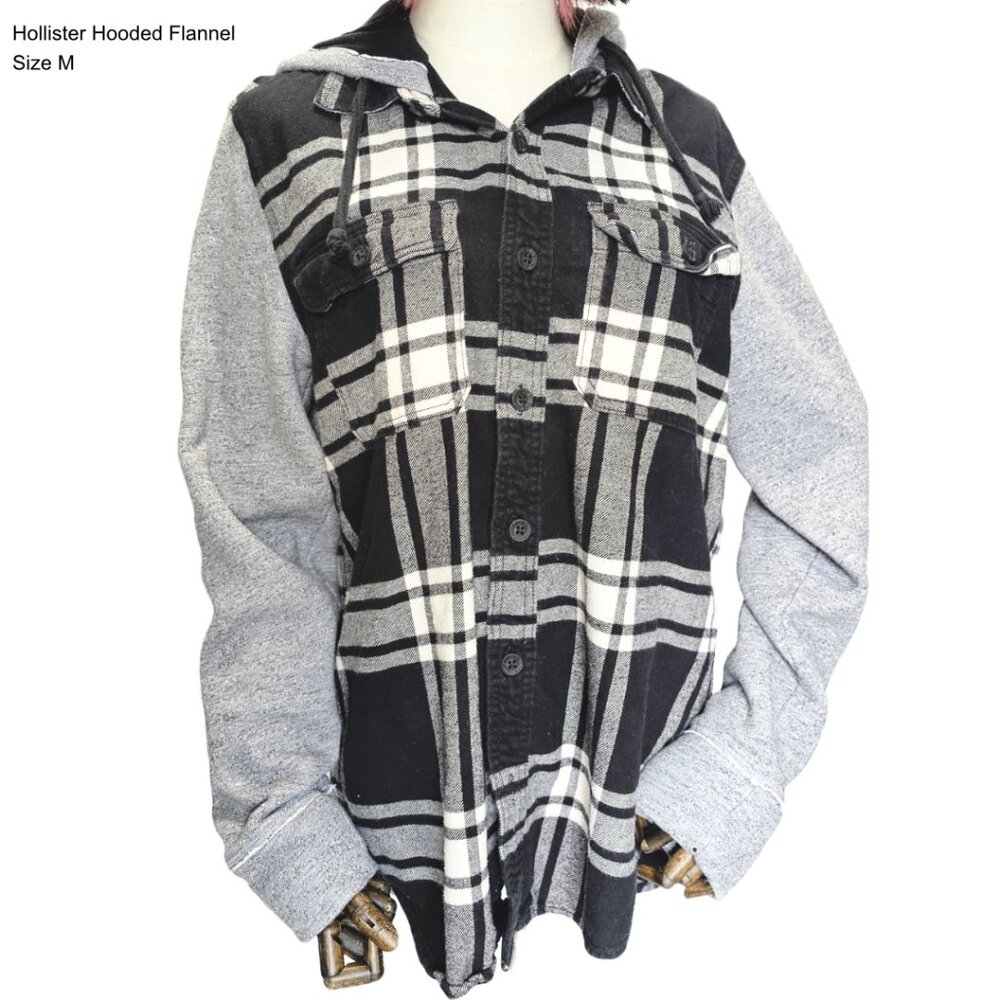 Men’s Hollister Hooded Flannel, Medium, B&W plaid w/ Grey Sleeves